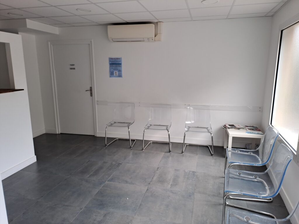 Image de la salle d'attente du cabinet de Achères